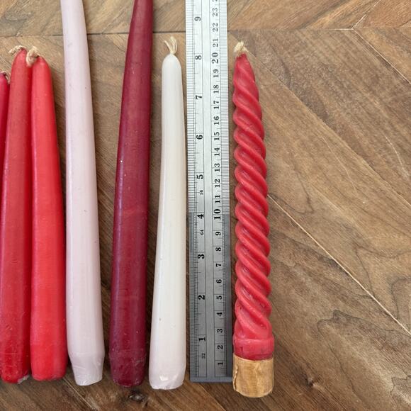 Vintage 1970s Candle Lot 13 Tapers Spirals Tablescapes Holiday Decor Red Green - Picture 4 of 6